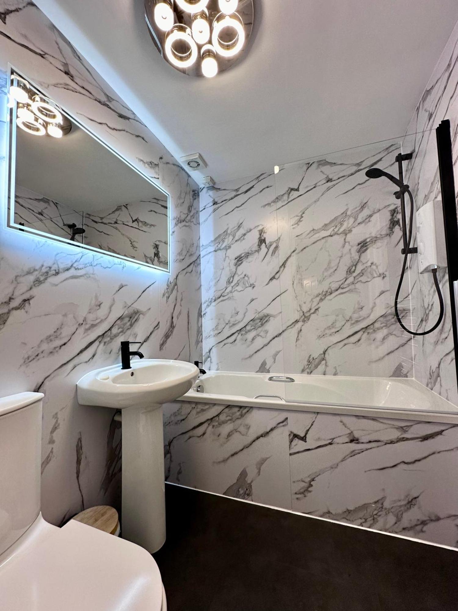 Rose Street'S Hidden Treasure- 2Bed Newly Refurbished Apt Edinburgh Dış mekan fotoğraf